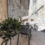 Franciscan Rooms, Old Town בית הארחה