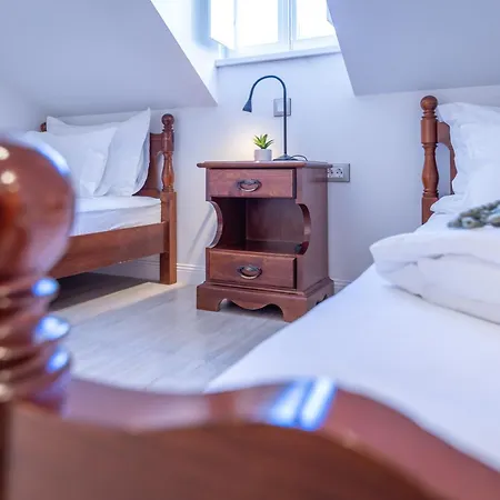 Franciscan Rooms, Old Town