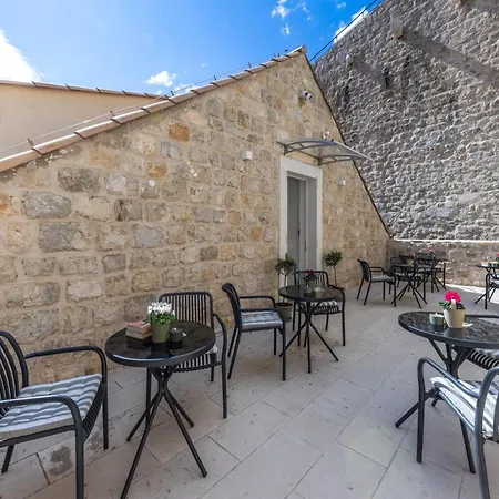 בית הארחה Franciscan Rooms, Old Town