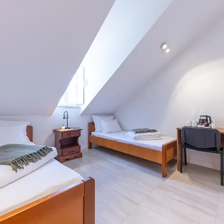 Franciscan Rooms, Old Town בית הארחה 3*