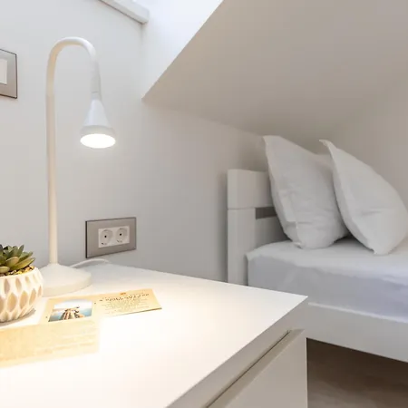 Franciscan Rooms, Old Town בית הארחה