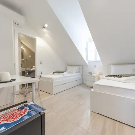 Franciscan Rooms, Old Town