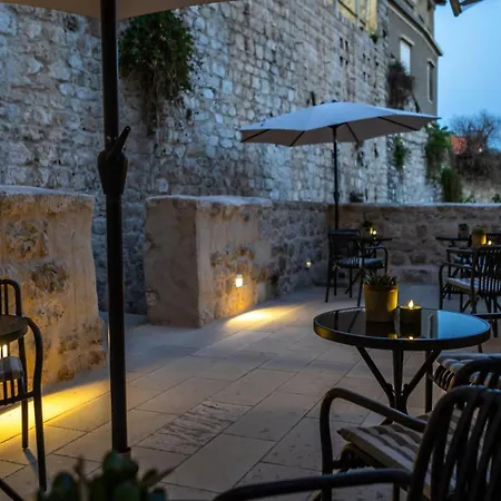 Franciscan Rooms, Old Town בית הארחה 3*